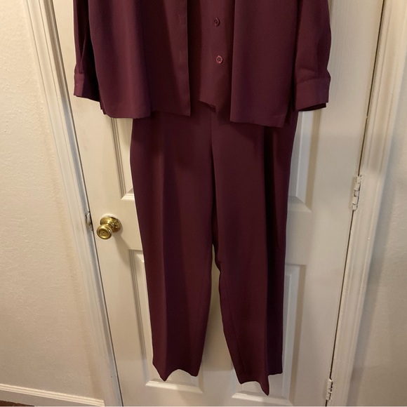 Elegant Burgundy Women's 3 Piece Pantsuit - Picture 3 of 16